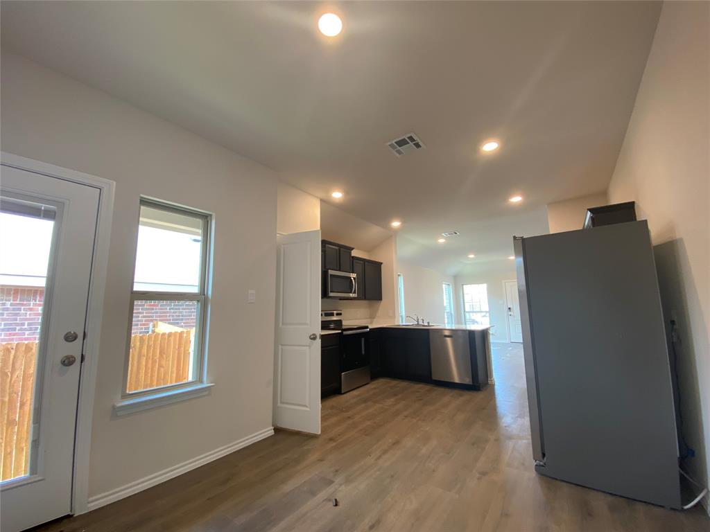 1315 DRAPER Lane - Photo 4