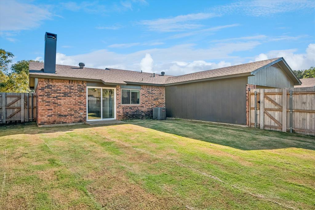 2219 Crockett Drive - Photo 15