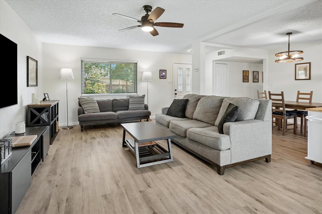 2219 Crockett Drive - Photo 4