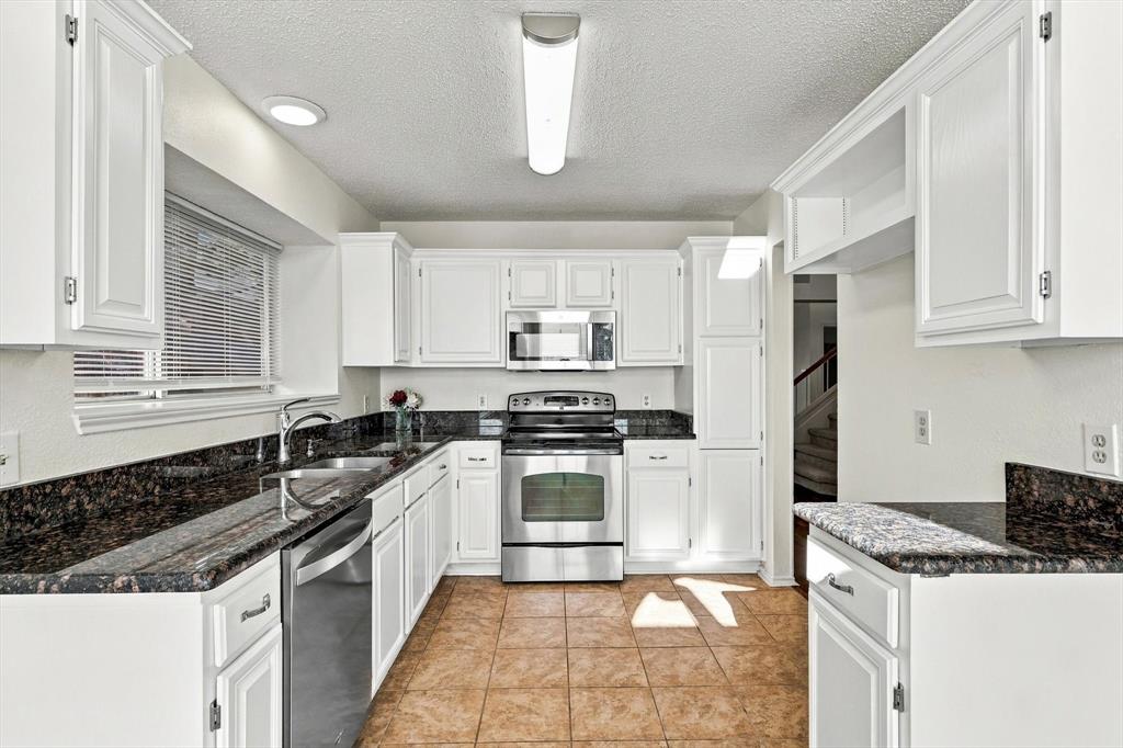 6821 Douglas Creek - Photo 4