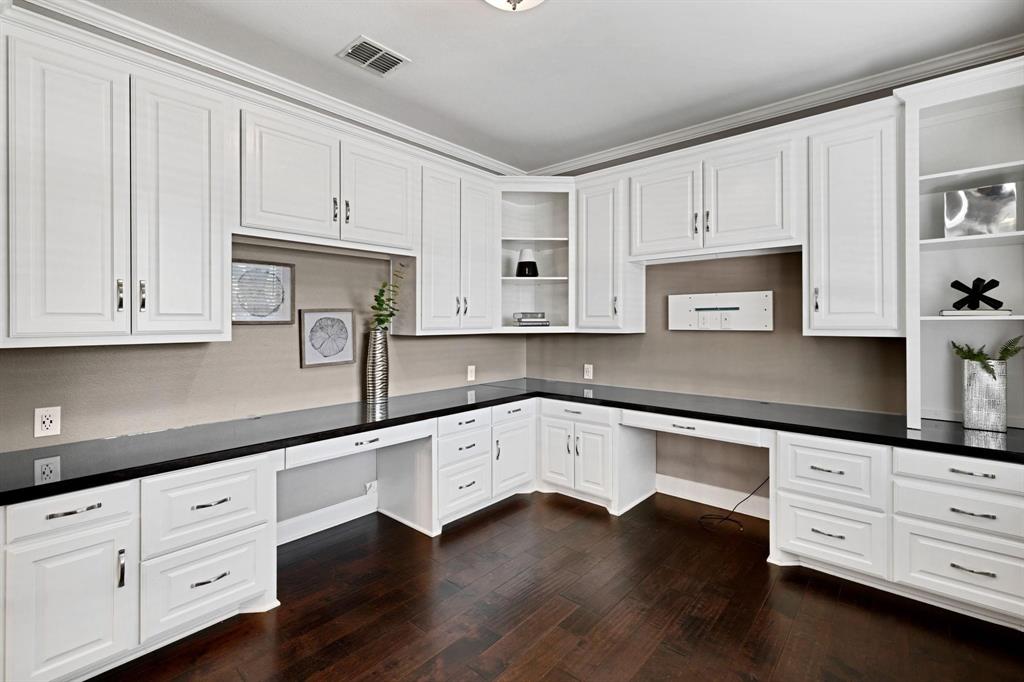1097 Southampton Drive - Photo 7