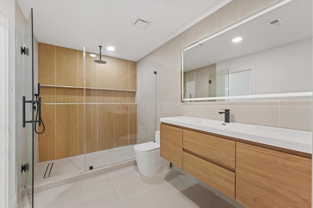 6727 Southpoint Drive - Photo 18
