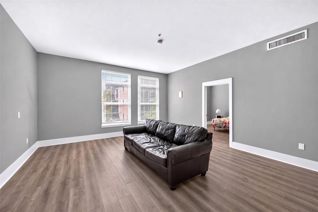 2305 Worthington Street - Photo 15