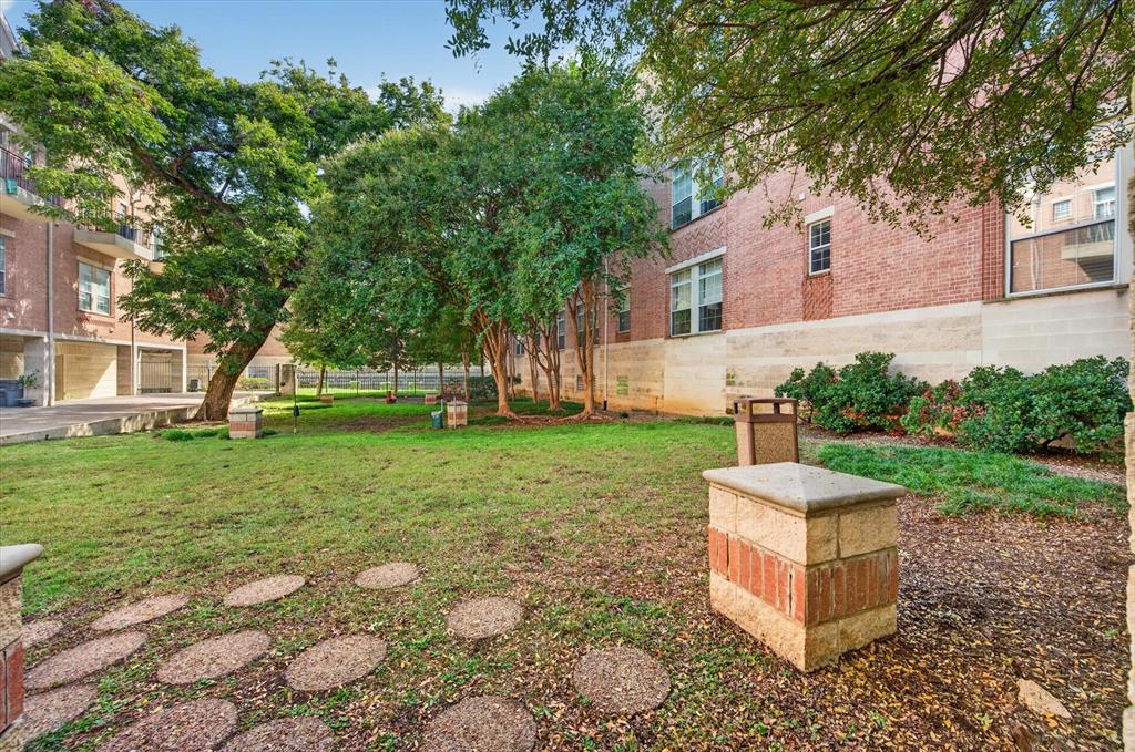 2305 Worthington Street - Photo 23