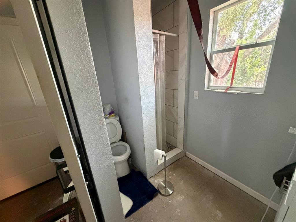 2101 Victoria Street - Photo 4