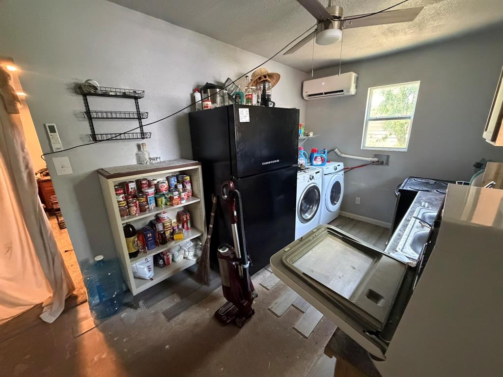 2101 Victoria Street - Photo 8