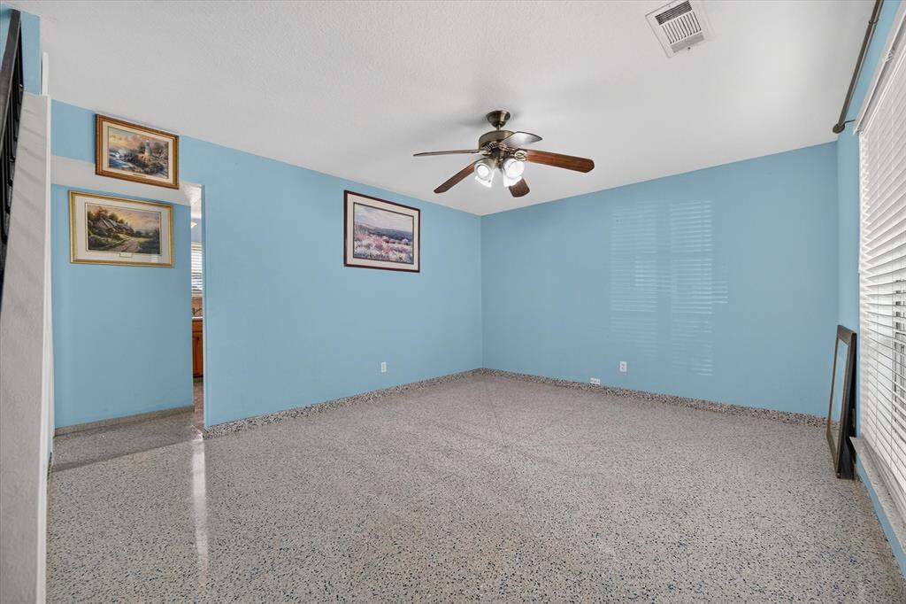 1302 Shelmar Drive - Photo 5