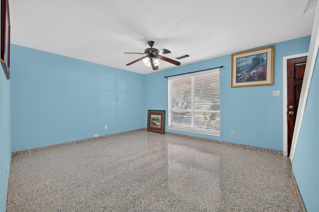 1302 Shelmar Drive - Photo 6