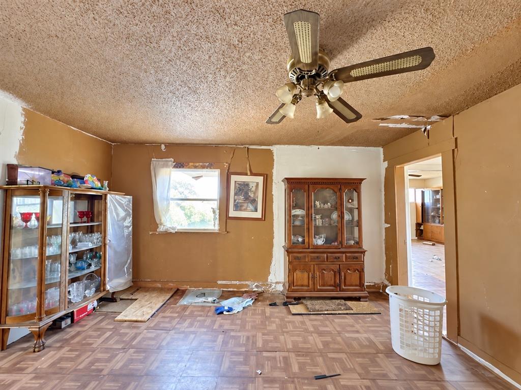 1465 Avenue Avenue E - Photo 12