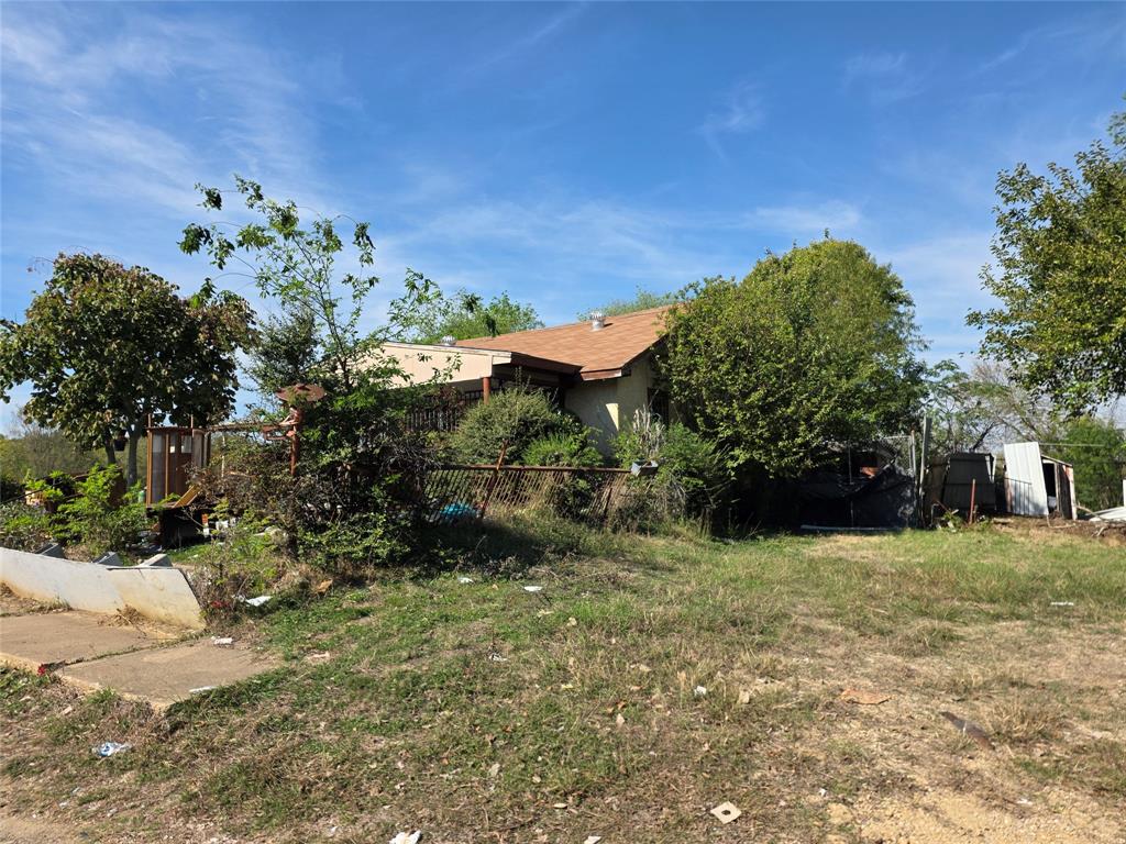 1465 Avenue Avenue E - Photo 15