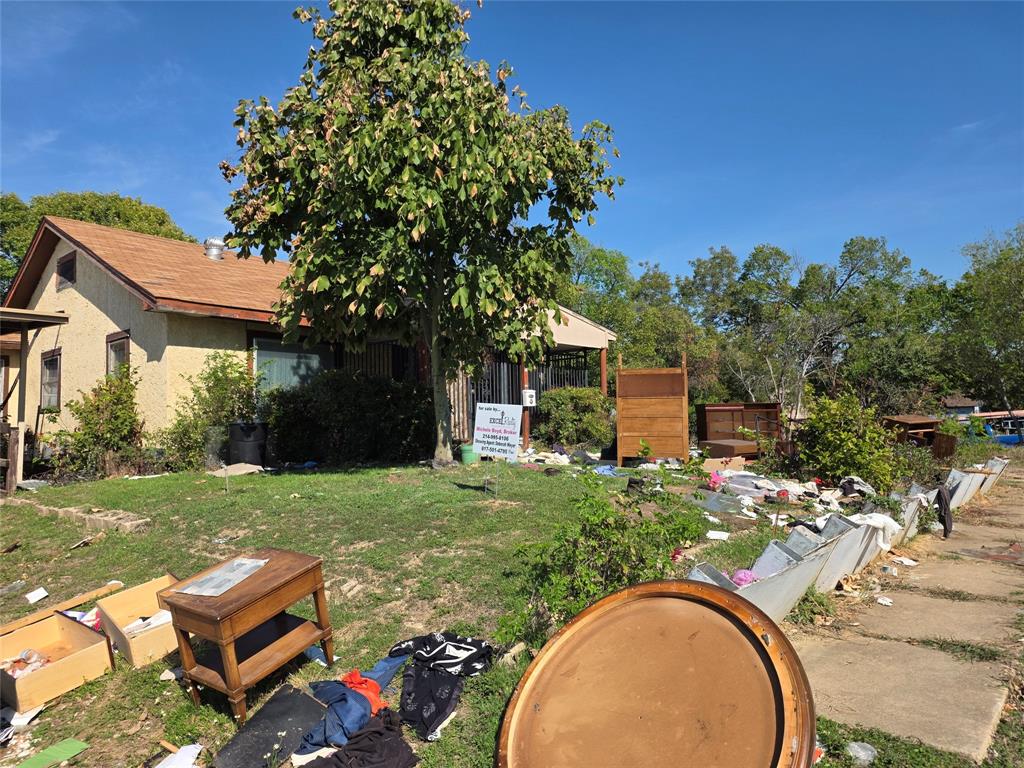1465 Avenue Avenue E - Photo 4
