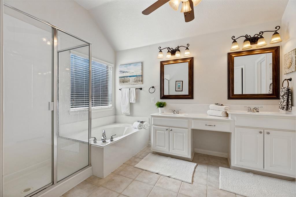 8201 Clear Bay - Photo 13