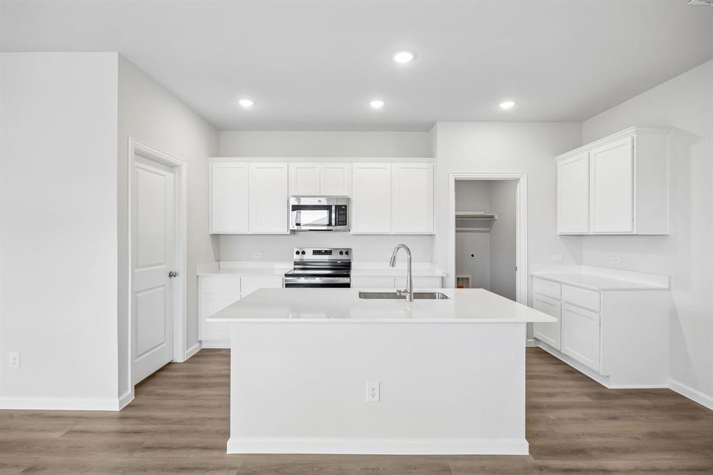 1147 Loch Way - Photo 3