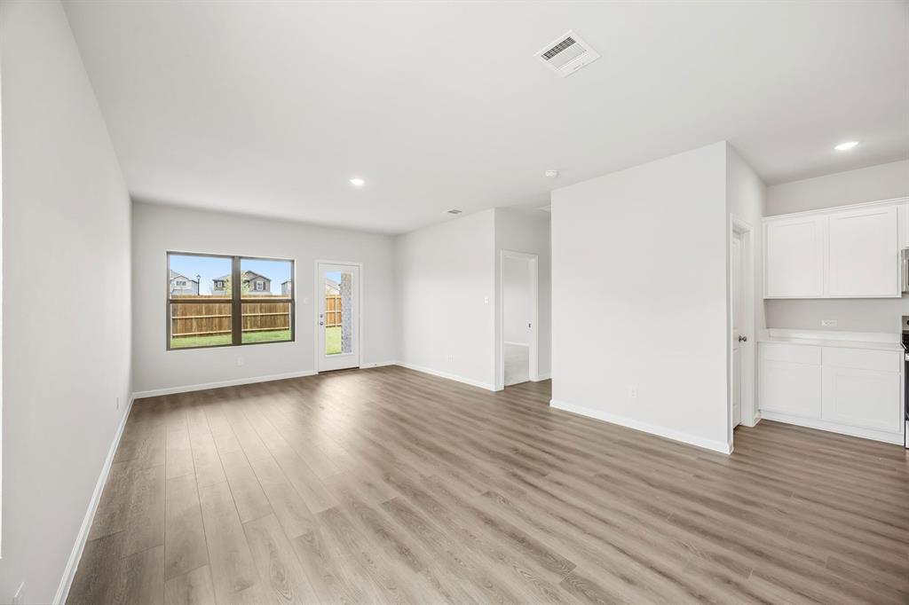 1147 Loch Way - Photo 8
