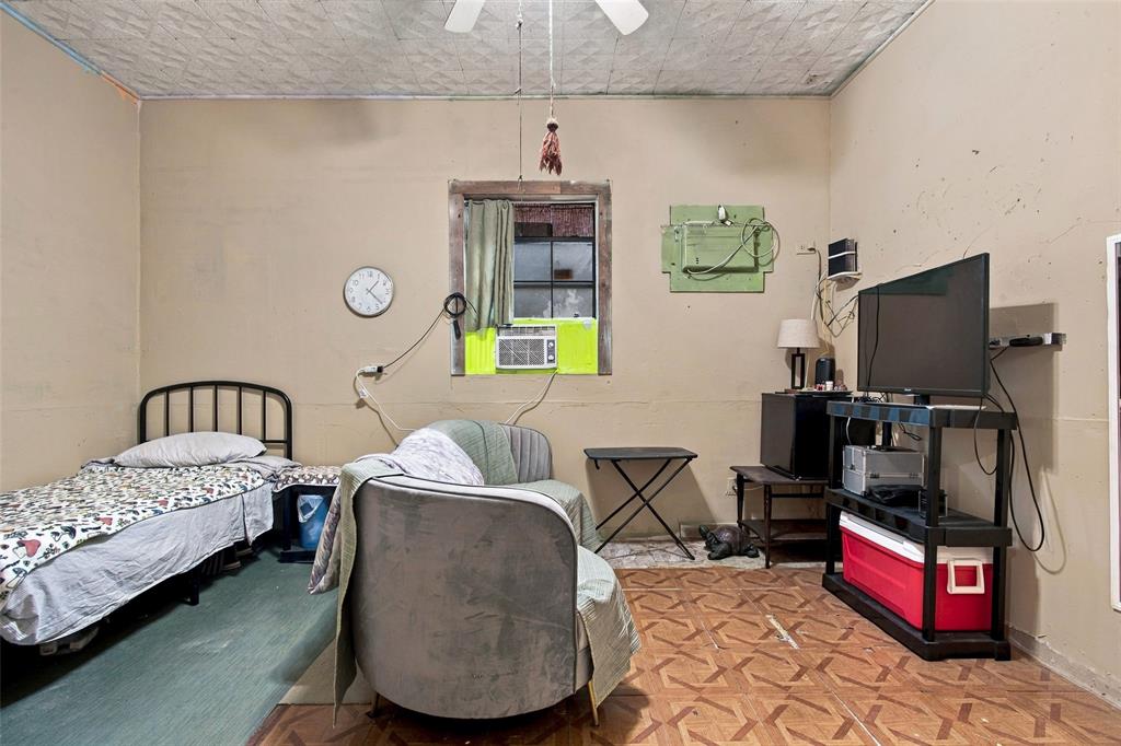 307 N Douglas Avenue - Photo 11