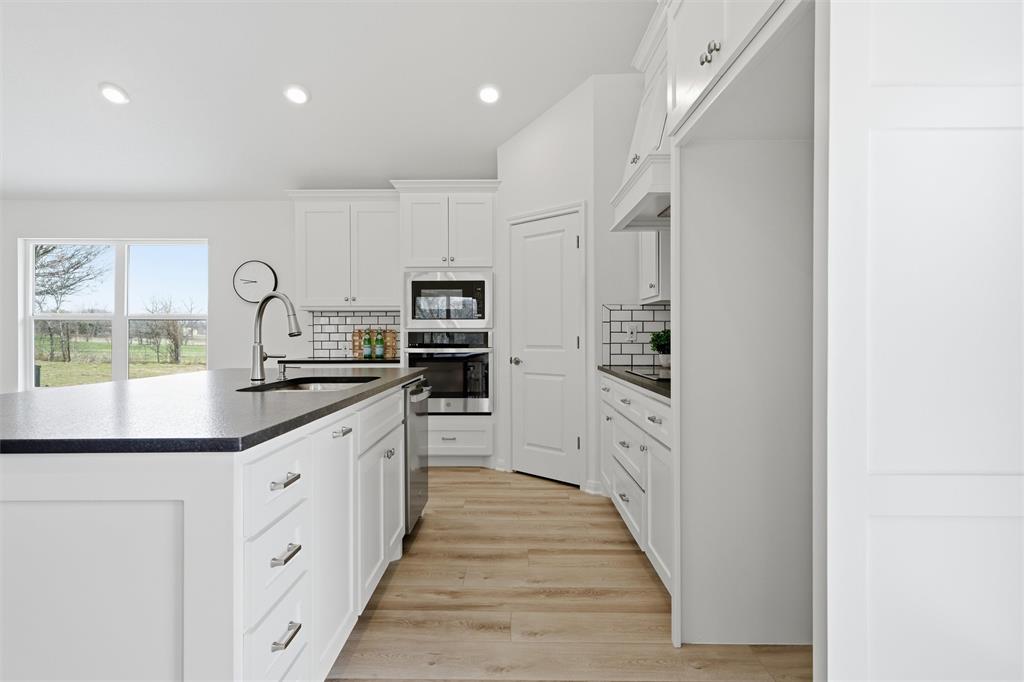2303 Pilgrim Lane - Photo 10