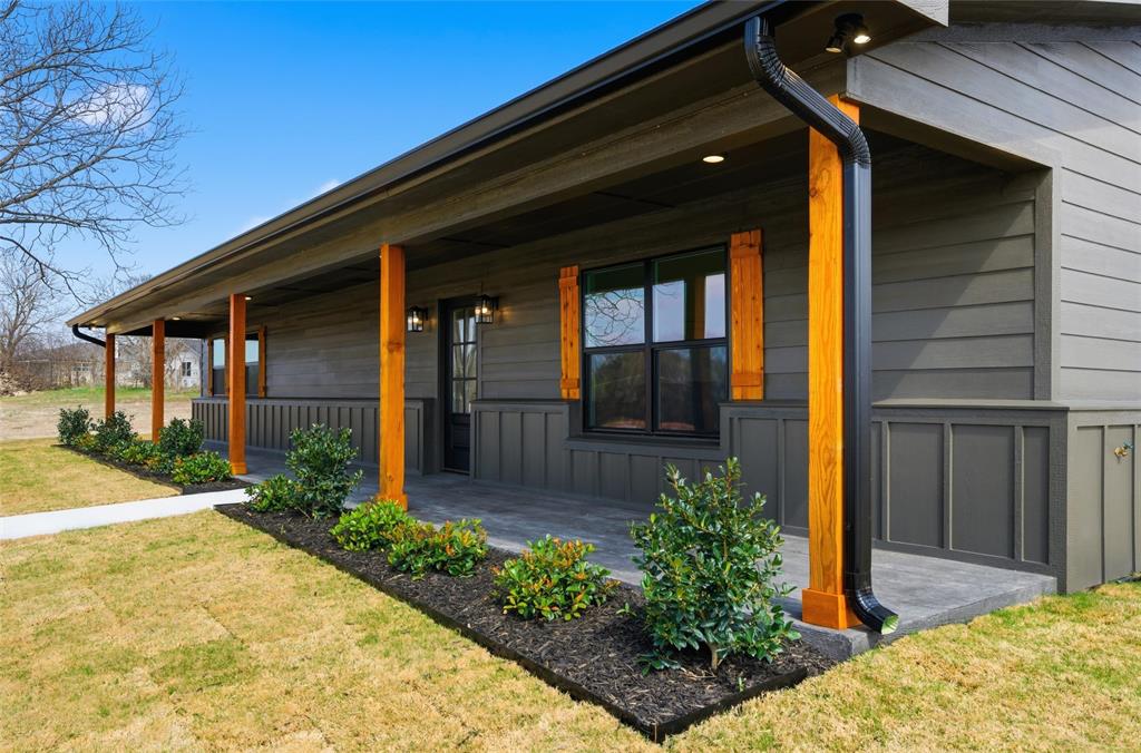 2303 Pilgrim Lane - Photo 3