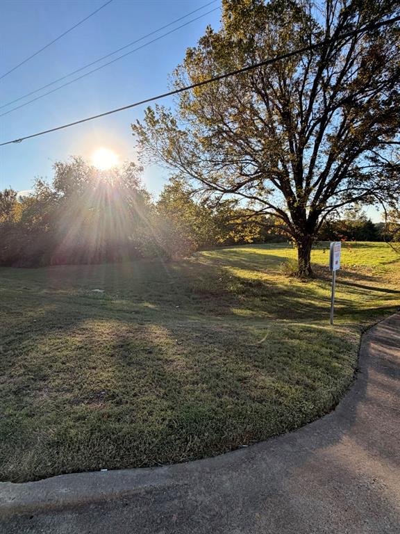 4760 Lamar Avenue - Photo 2