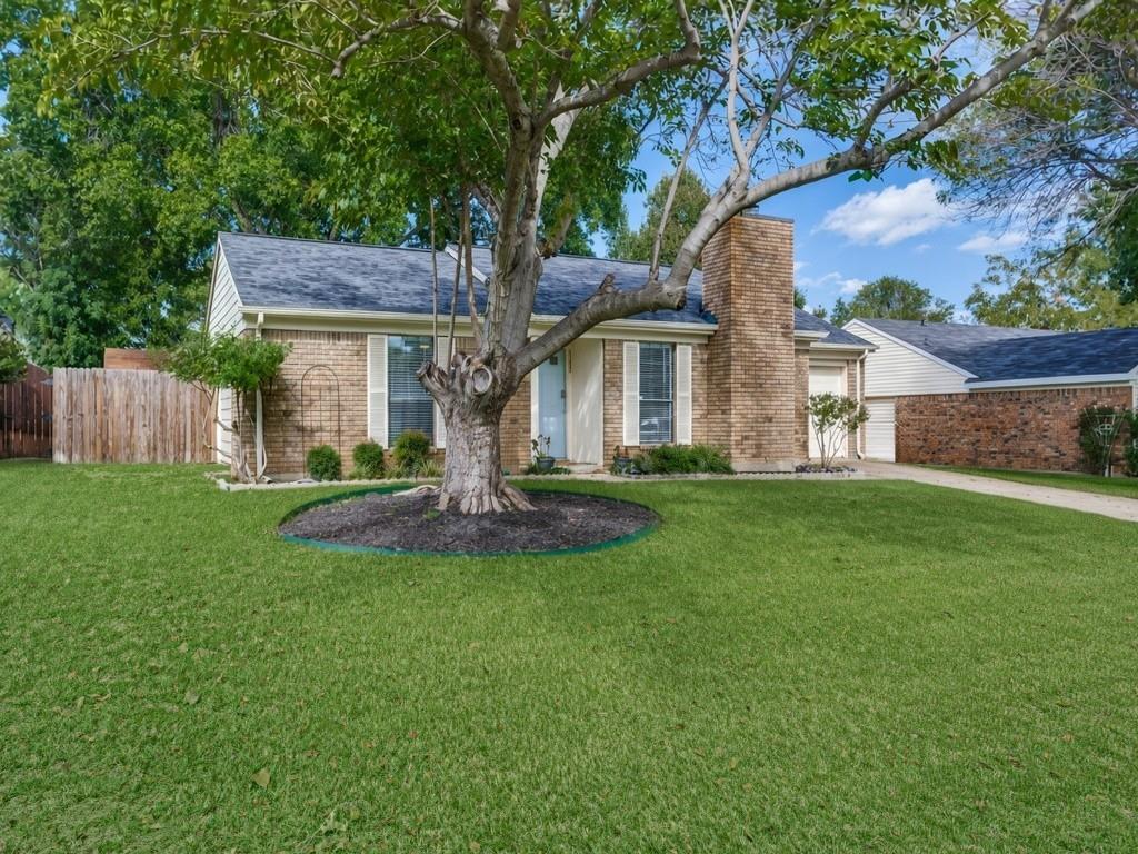 1155 Silverlake Drive - Photo 2