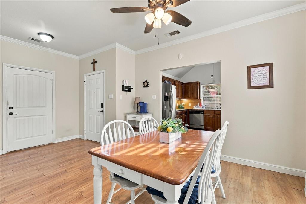 2924 Englefield Green - Photo 10