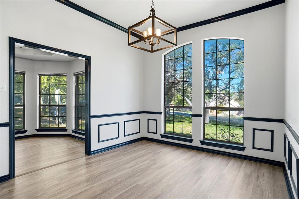 1556 Woodbee Court - Photo 3