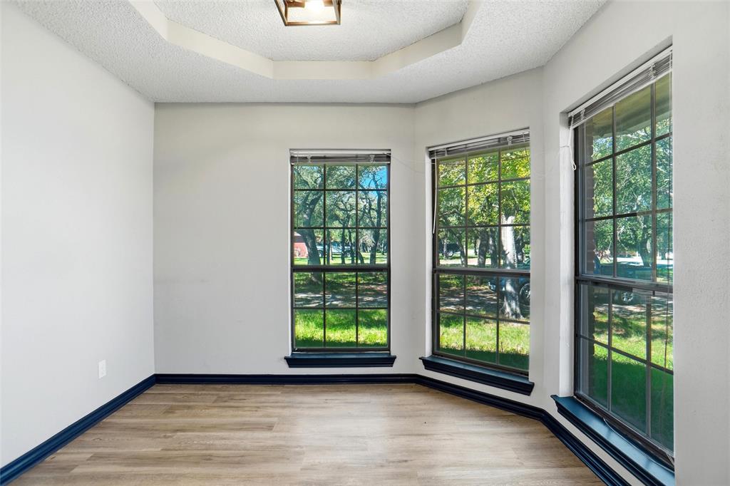 1556 Woodbee Court - Photo 4