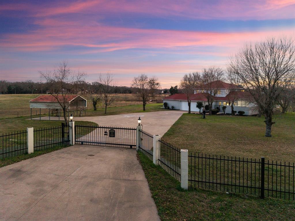 8862 County Road 4028 - Photo 2