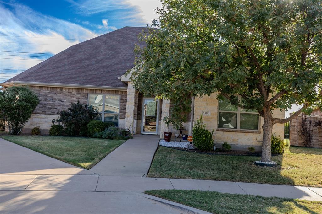 2301 Ians Court - Photo 2