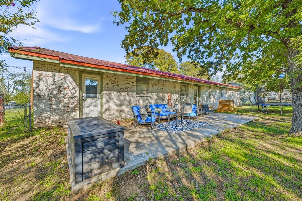 632 E Ross Avenue - Photo 3