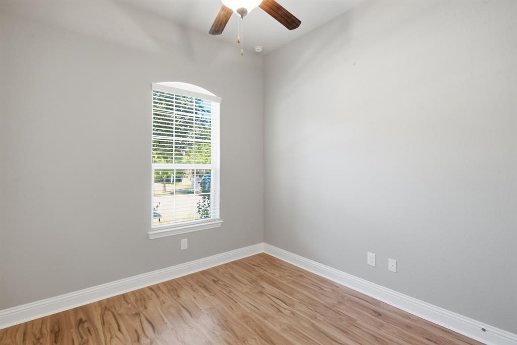 510 Garden Avenue - Photo 2