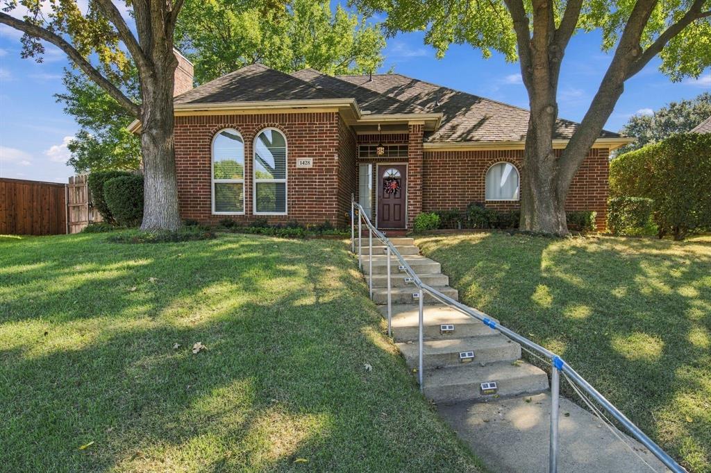 1428 Swan Court - Photo 1