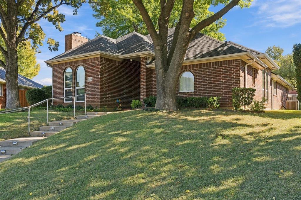 1428 Swan Court - Photo 3