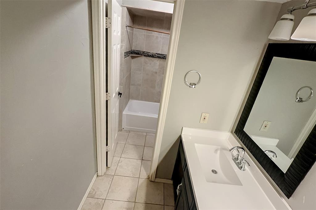 1505 Faringdon Drive - Photo 19