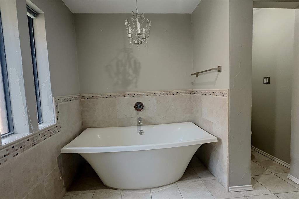 1505 Faringdon Drive - Photo 8