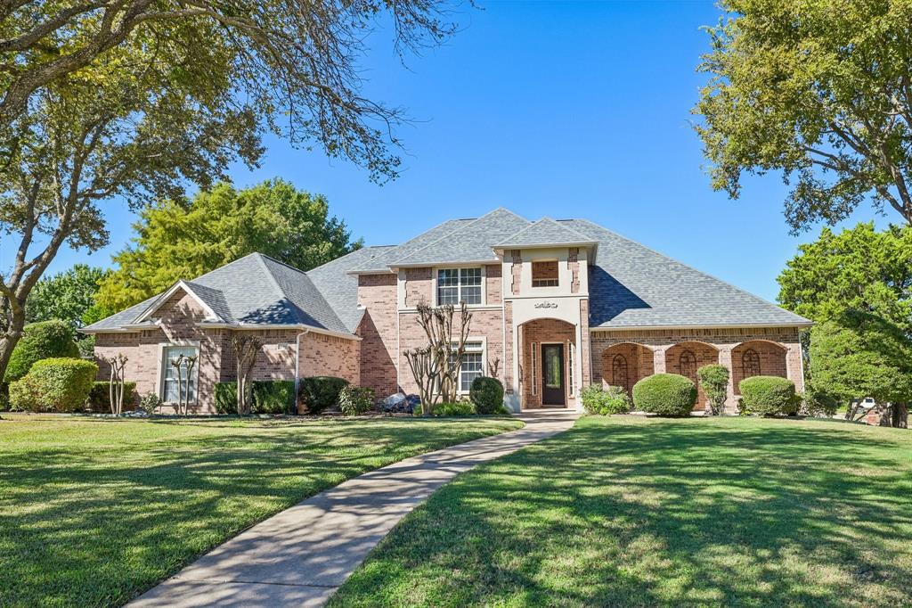 2209 Somerset - Photo 1