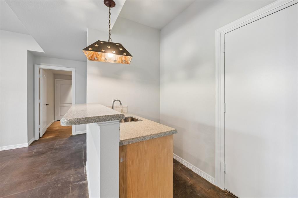 2209 Somerset - Photo 24