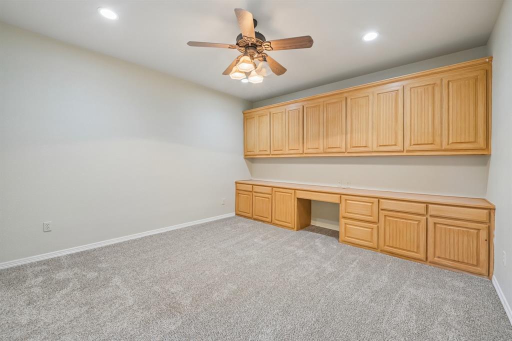 2209 Somerset - Photo 25