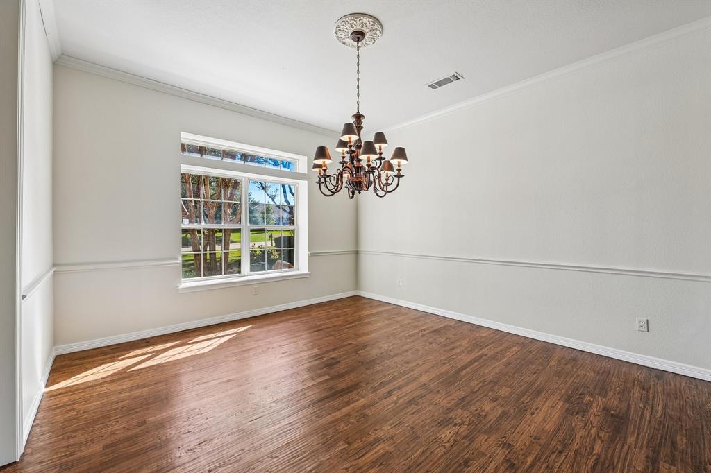 2209 Somerset - Photo 4