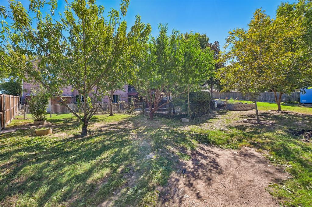 2209 Somerset - Photo 40