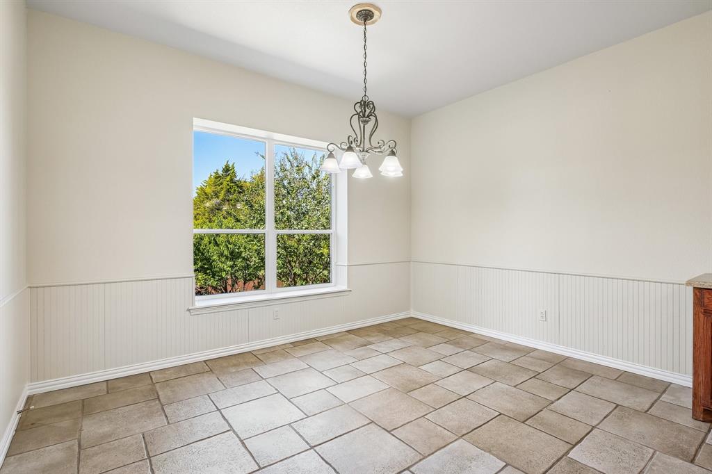 2209 Somerset - Photo 9