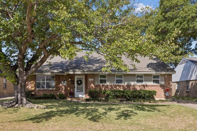 10621 Mapleridge Drive