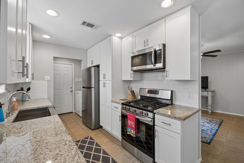 10621 Mapleridge Drive - Photo 14
