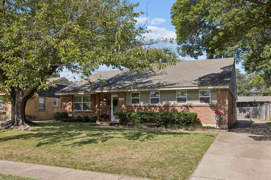 10621 Mapleridge Drive - Photo 3