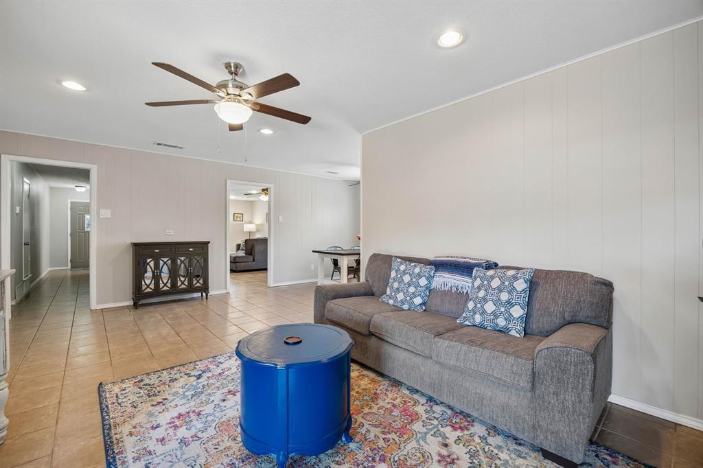 10621 Mapleridge Drive - Photo 5