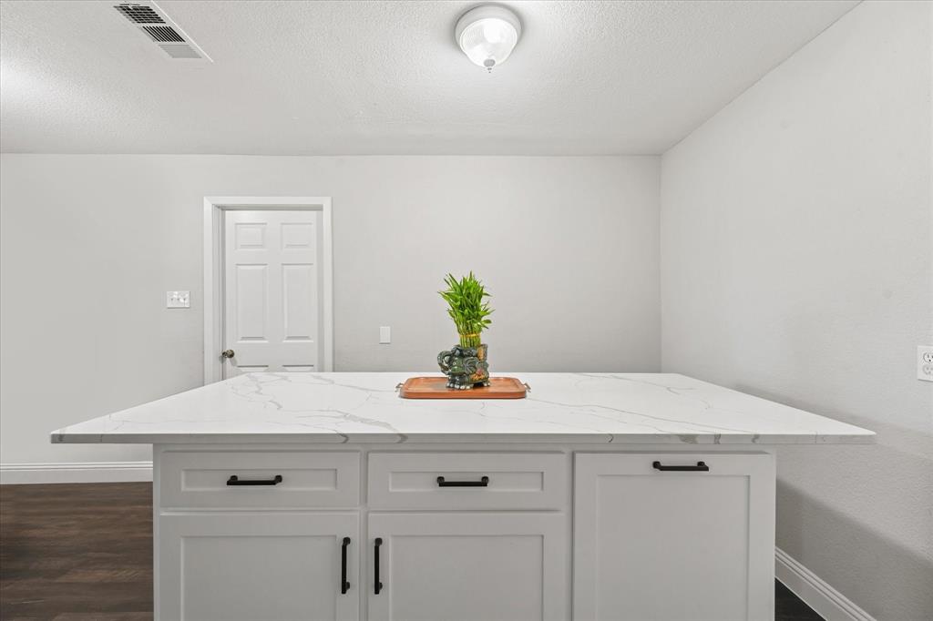 1405 Langston Street - Photo 7