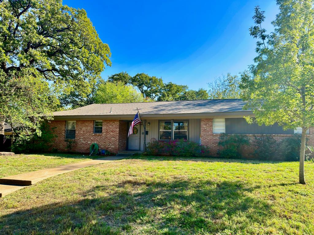 633 Oakwood Avenue - Photo 1