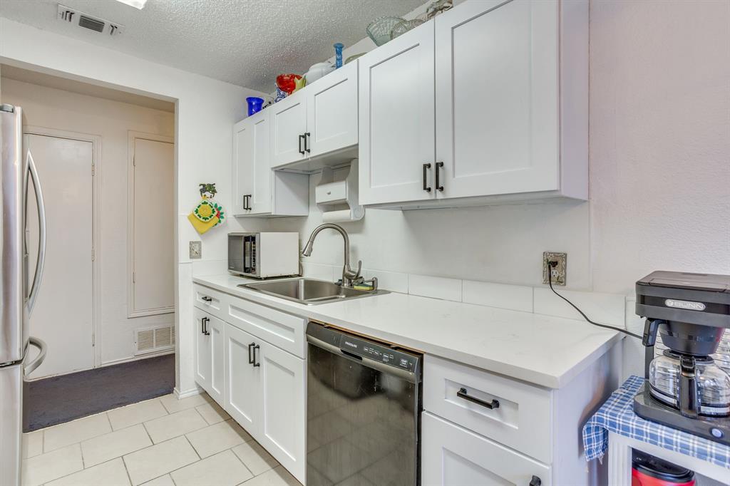 1417 Yorkshire Street - Photo 17