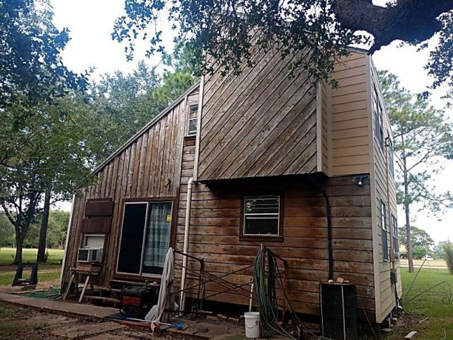 210 Oak Hollow Street