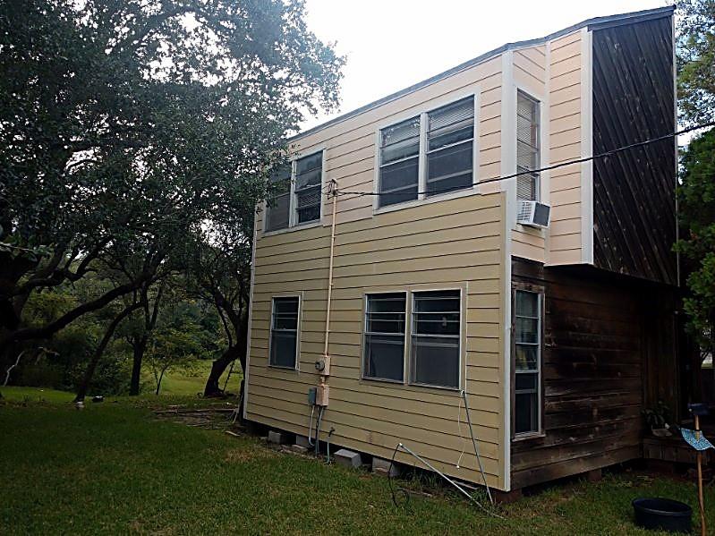 210 Oak Hollow Street - Photo 2