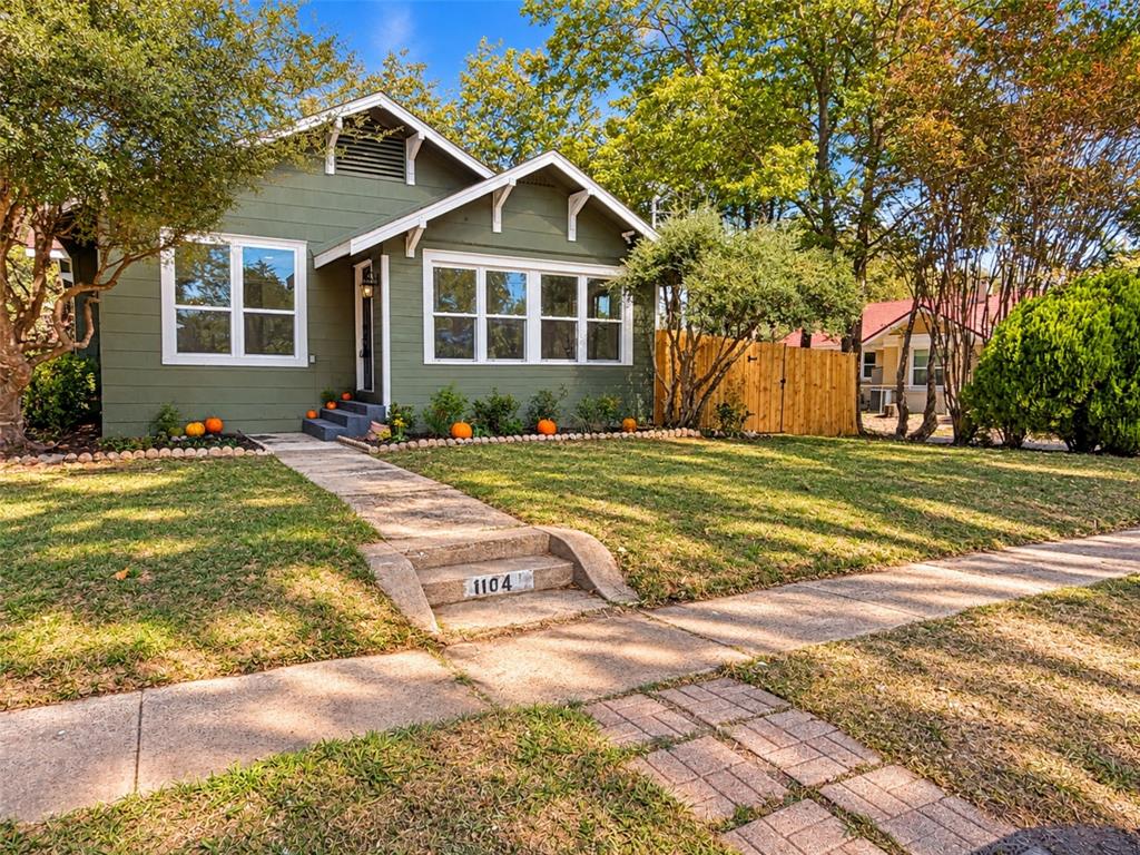 1104 Park Street - Photo 3